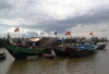 Tàu lớn của ông Lê Văn Phú neo đậu tại cửa Lạch Quyèn xã Cẩm Lộc