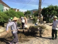 Bà con nhân dân phường |Trung Lương ra quân làm vệ sinh môi trường