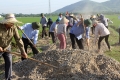 Liên Đoàn lao động tỉnh giúp nhân dân Cẩm Minh xây dựng nông thôn mới