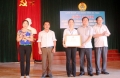Liên đoàn Lao động tỉnh tặng bằng khen cho Công đoàn cơ sở xã Thạch Văn.