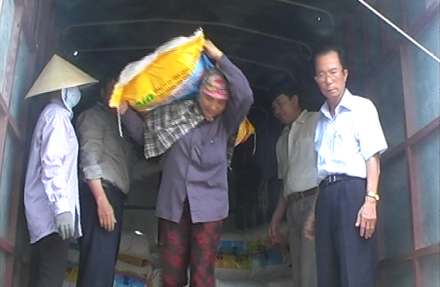 Hà Tĩnh tiếp nhận 3 tấn giống lúa Hoa Ưu 109