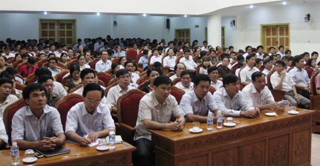 Trên 330 đảng viên từ các Chi bộ, Đảng bộ trực thuộc Đảng bộ Sở Nông nghiệp và PTNT tham dự Hội nghị quán triệt triển khai, thực hiện Nghị quyết TW 4 (khoá XI).