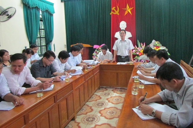Đồng chí Phạm Quốc Thanh, Phó chủ tịch UBND huyện, Phó trưởng Ban chỉ đạo Chương trình NTM huyện chủ trì buổi làm việc