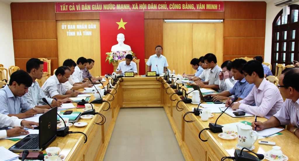 Chủ tịch UBND tỉnh Võ Kim Cự - Trưởng Ban chỉ đạo Chương trình MTQG xây dựng NTM tỉnh phát biểu kết luận Hội nghị