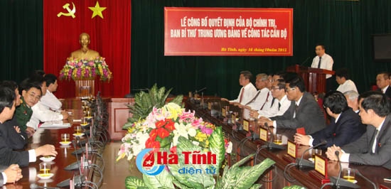 Công bố các quyết định của Bộ Chính trị điều động cán bộ chủ chốt tỉnh Hà Tĩnh