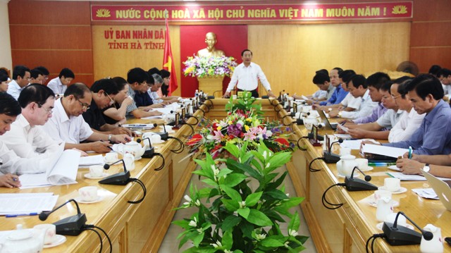 Đồng chí Lê Đình Sơn, Bí thư Tỉnh ủy - Chủ tịch UBND tỉnh kết luận cuộc họp