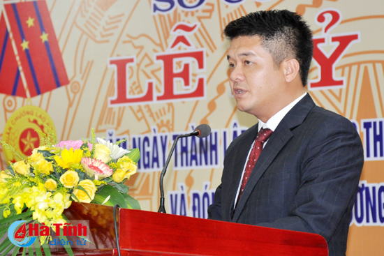 Giám đốc Sở Công thương Trần Nhật Tân đọc diễn văn buổi lễ