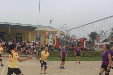 Hội LHPN xã Hương Minh tổ chức giải bóng chuyền