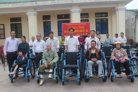 Những chiếc xe lăn được trao tặng góp phần giúp những người khuyết tật trên địa bàn huyện miền núi Vũ Quang giảm bớt khó khăn trong đi lại.