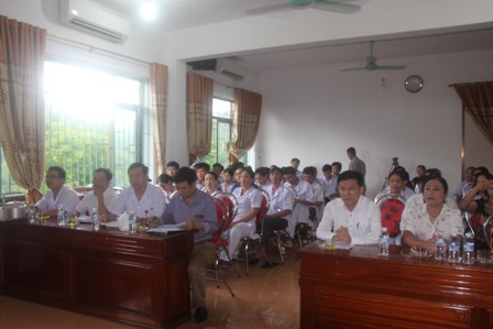 Đại biểu dự Hội nghị sơ kết công tác Đảng tại Đảng bộ Bệnh viện đa khoa huyện.