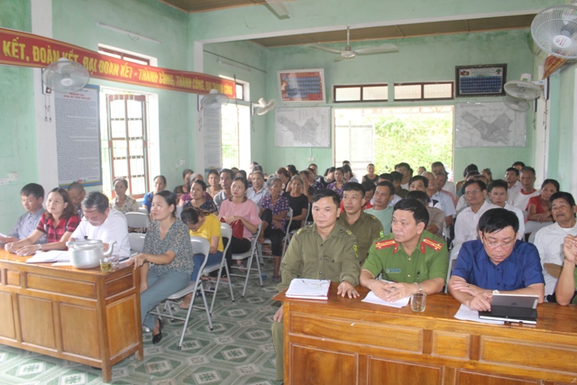 Đại biểu tham dự ngày hội “Toàn dân bảo vệ an ninh Tổ quốc” tại Tổ dân phố 4 Thị Trấn Vũ Quang.