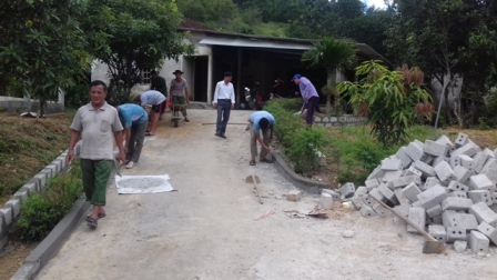 Hội Nông dân xã Sơn Thọ giúp đỡ hội viên chỉnh trang vườn hộ, xây dựng vườn mẫu