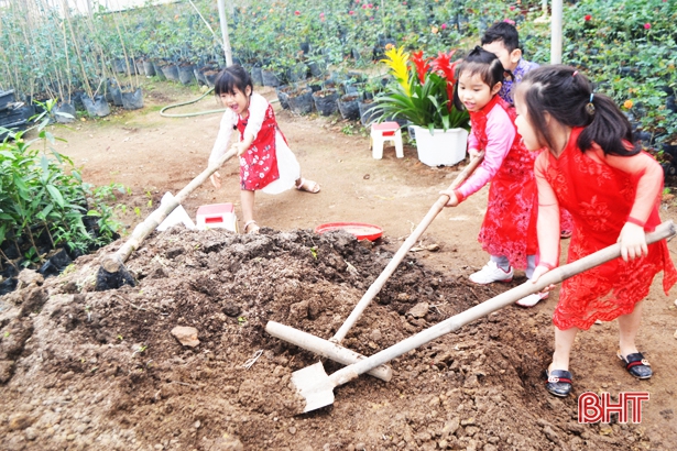 “Một ngày làm nông” - những trải nghiệm thú vị cho học sinh Hà Tĩnh