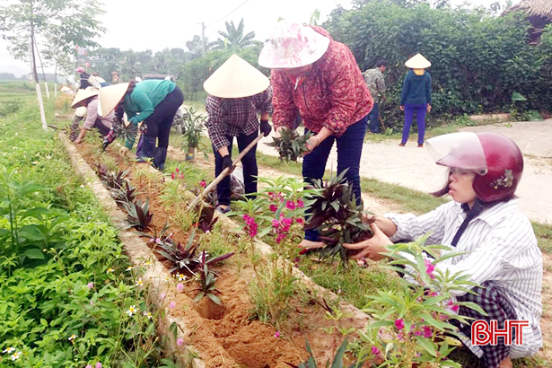 Nông dân Vũ Quang góp hơn 3.000 ngày công xây dựng nông thôn mới