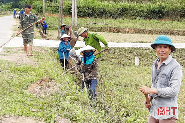 Nông dân Vũ Quang góp hơn 3.000 ngày công xây dựng nông thôn mới