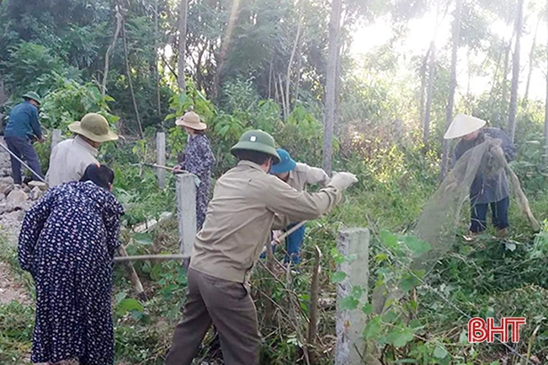 Giáo viên Hương Sơn “đội nắng” cùng người dân xây dựng nông thôn mới