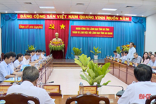 Hà Tĩnh trao đổi kinh nghiệm phát triển kinh tế, sắp xếp tổ chức bộ máy tại An Giang, Kiên Giang