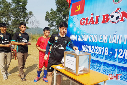 Bí thư Đoàn xã đa tài ở huyện miền núi Vũ Quang