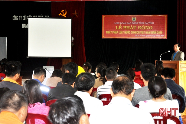 Liên đoàn lao động Hà Tĩnh phát động Ngày Pháp luật Việt Nam