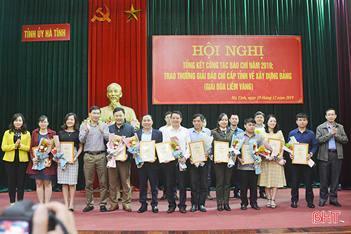 Hà Tĩnh trao giải Búa liềm vàng cấp tỉnh cho 26 tác phẩm xuất sắc