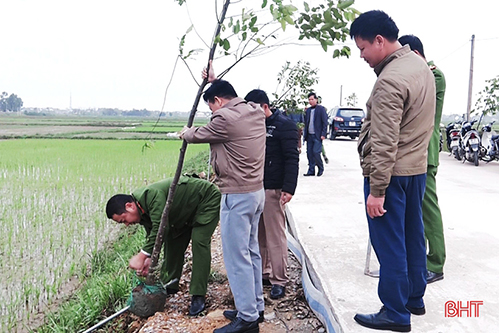 Lãnh đạo Hà Tĩnh tham gia trồng cây đầu xuân Canh Tý tại các địa phương