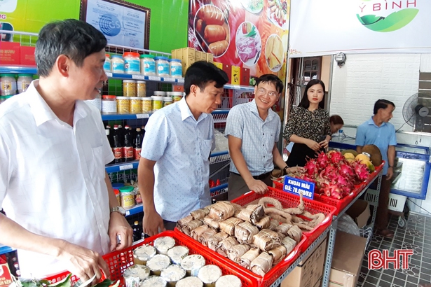 Chuỗi cửa hàng nông sản an toàn “được lòng” bà nội trợ Hà Tĩnh