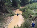 Cán bộ và bà con nhân dân xã Đức Bồng ra quân lao động, trả lại dòng chảy cho suối Cầu Động