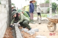 Hơn 50 CBCS Công an Hà Tĩnh giúp dân Cẩm Thịnh xây dựng nông thôn mới