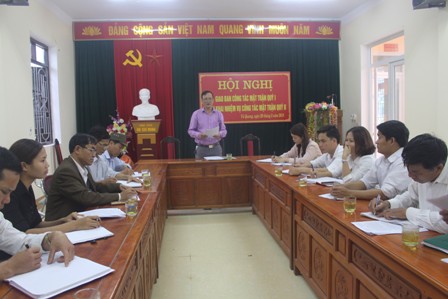 Chủ tịch Ủy ban MTTQ huyện Trần Bình Lâm đề nghị Ủy ban MTTQ các xã, thị trấn tiếp tục tập trung tuyên truyền vận động nhân dân đẩy mạnh thực hiện cuộc vận động “Toàn dân đoàn kết xây dựng NTM, đô thị văn minh”