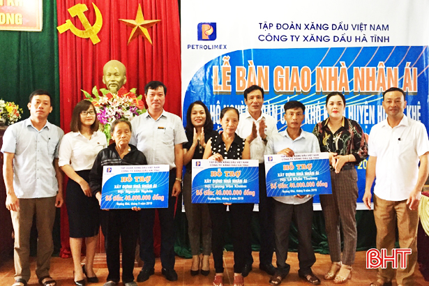 Trao 120 triệu đồng xây nhà nhân ái cho hộ nghèo Hương Khê