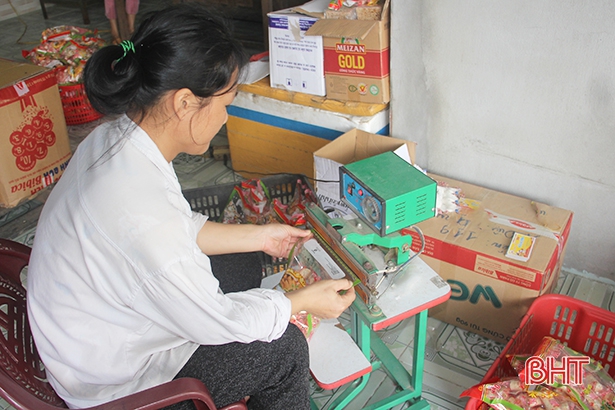 8X Hà Tĩnh khởi nghiệp với nghề làm kẹo lạc, kẹo dồi truyền thống
